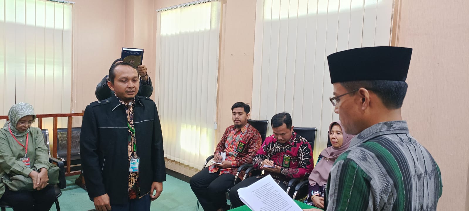 PENGAMBILAN SUMPAH PENILAI PUBLIK